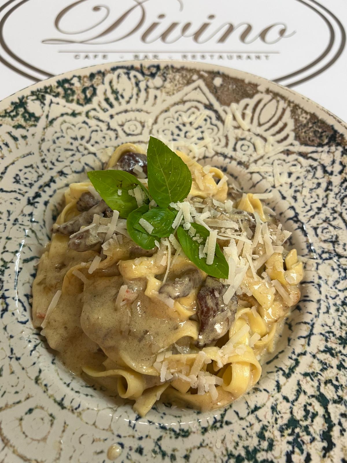 Tagliatelle mit Rinderfiletstreifen
